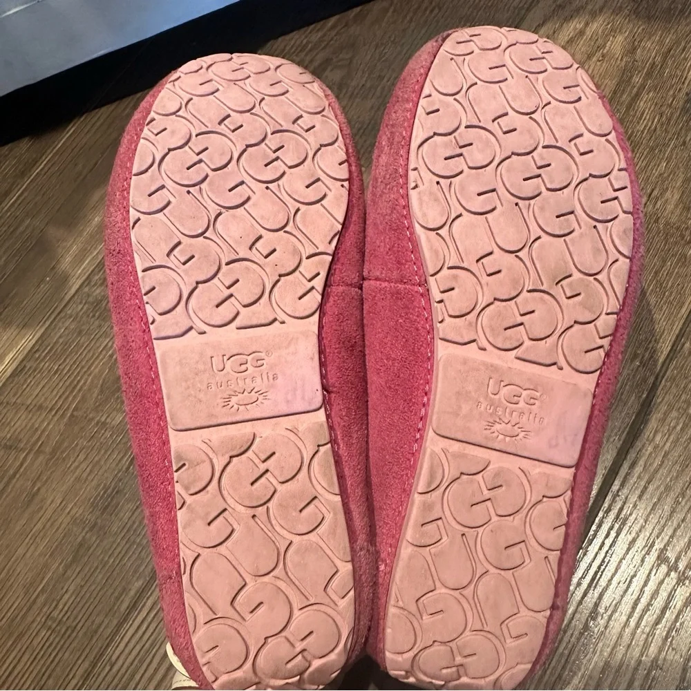 UGG Girls Moccasins Pink Size 3‎